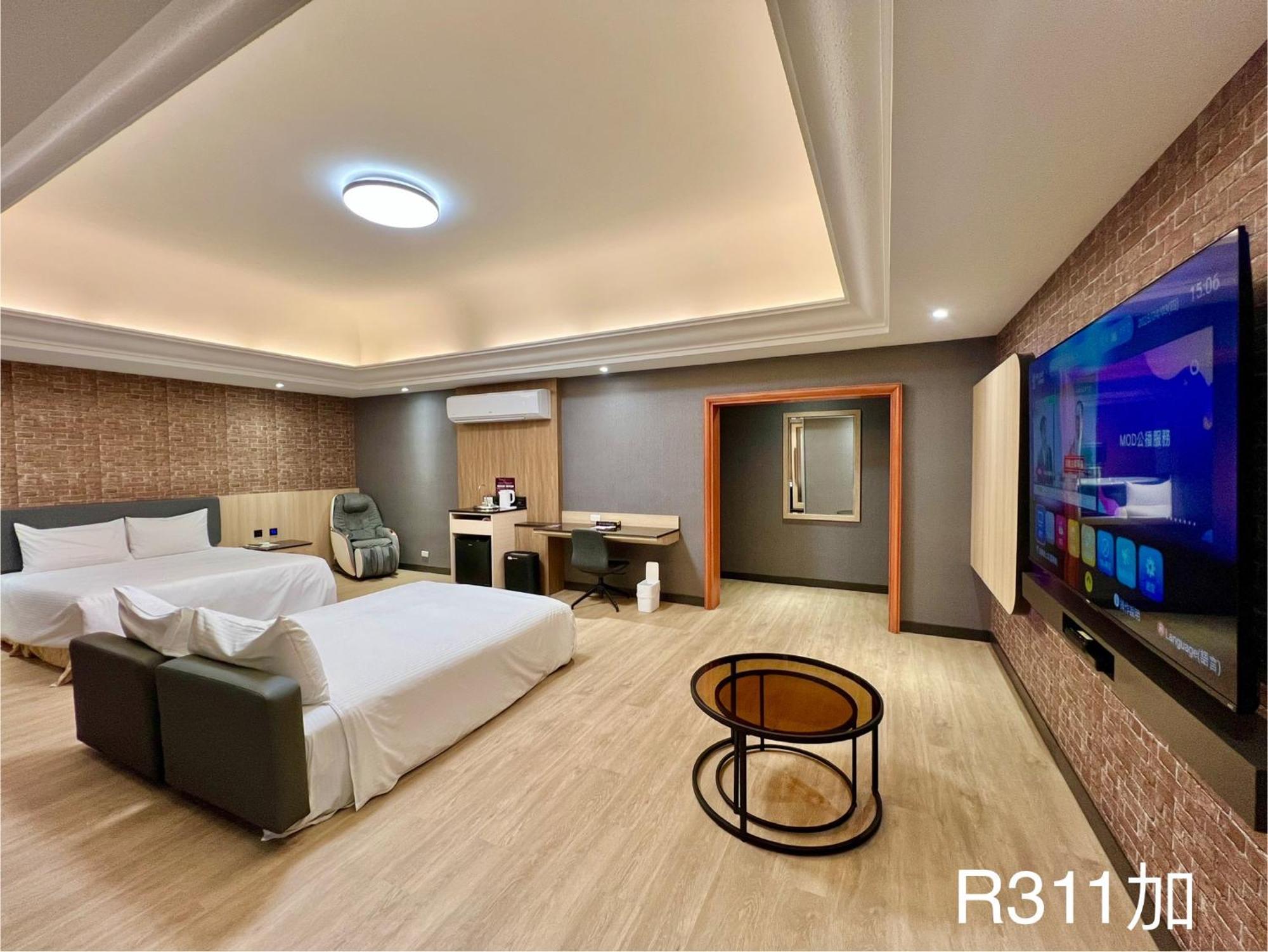 Holiday Motel Тайнань Экстерьер фото
