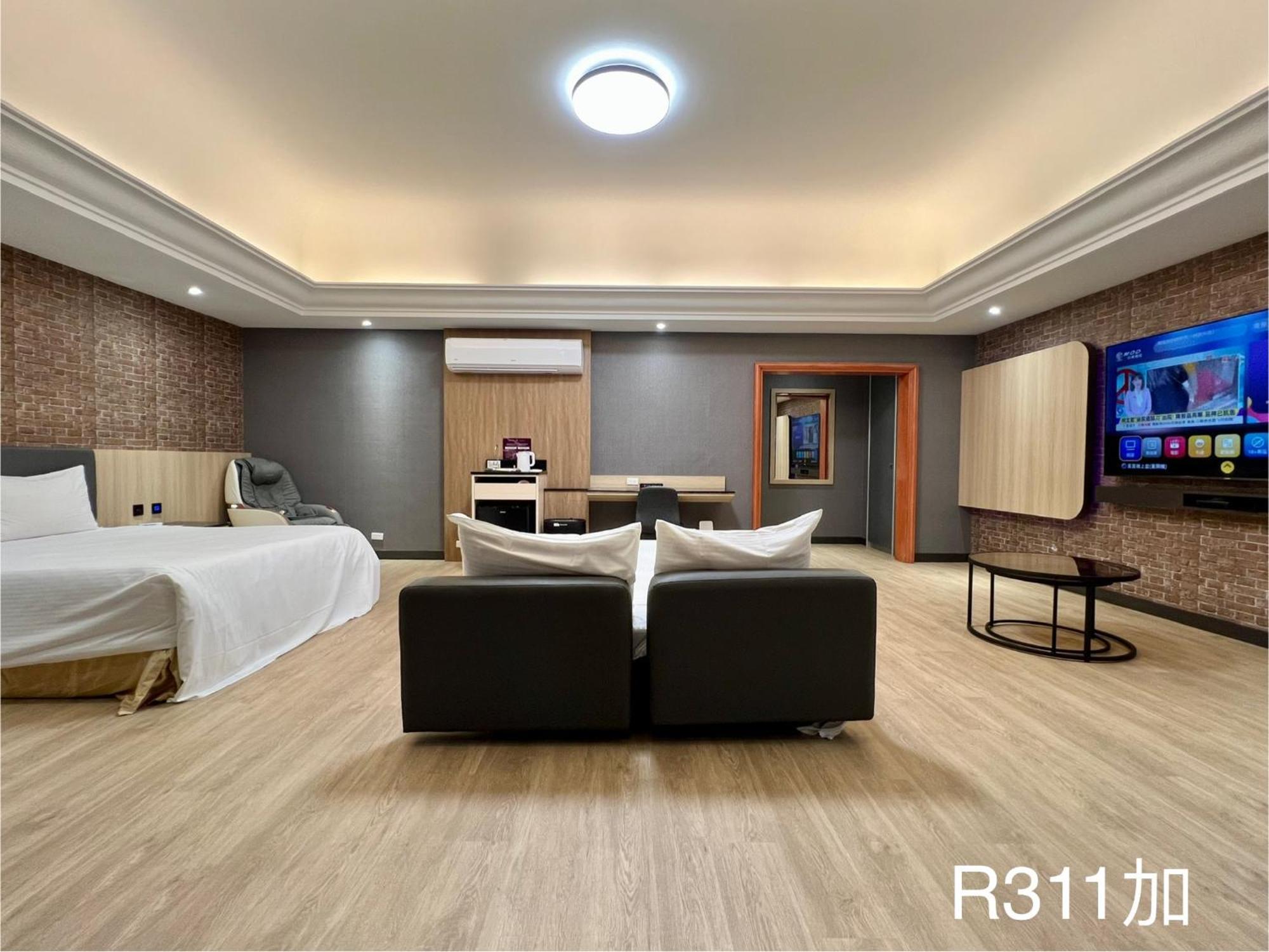 Holiday Motel Тайнань Экстерьер фото
