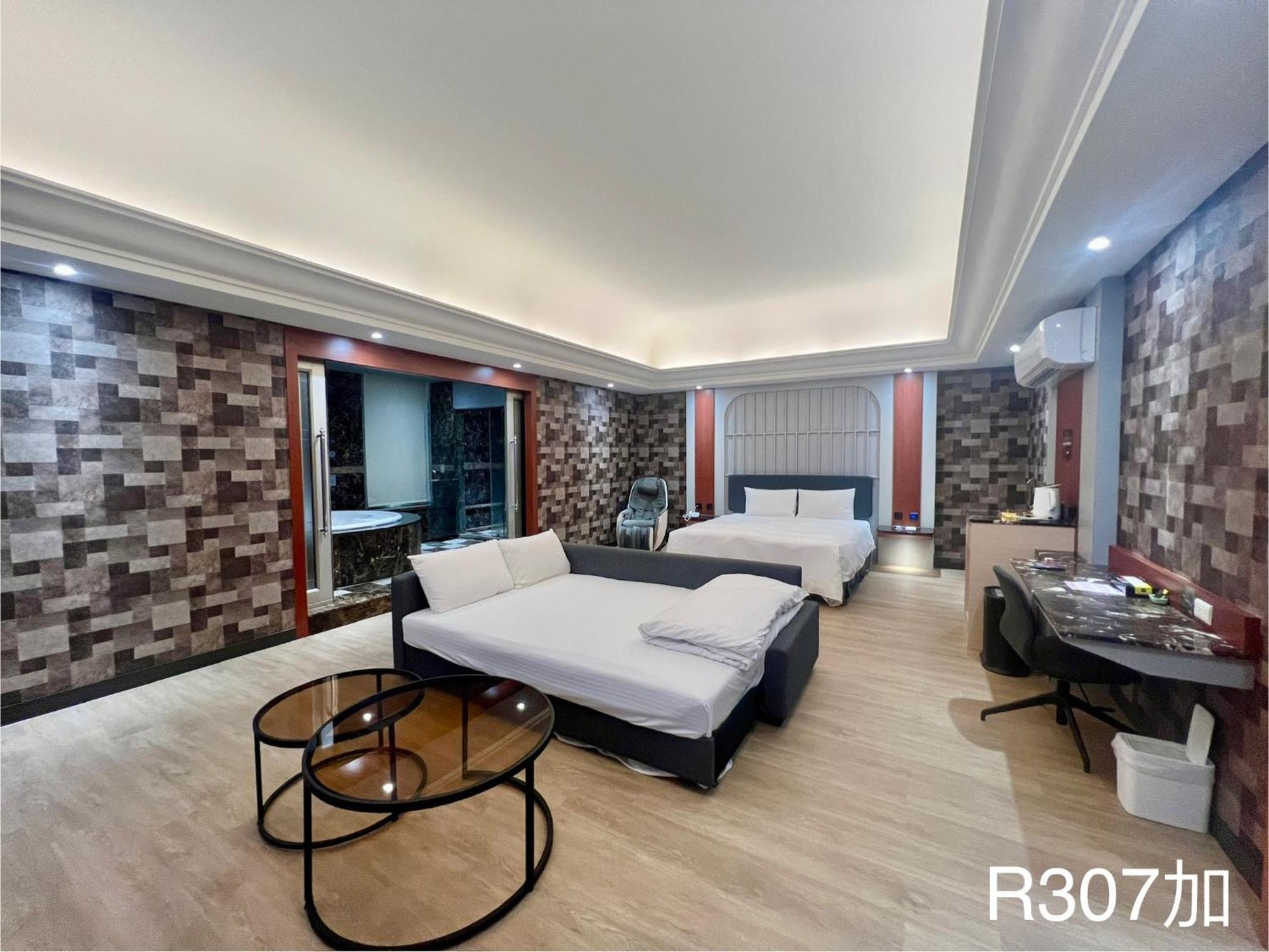 Holiday Motel Тайнань Экстерьер фото