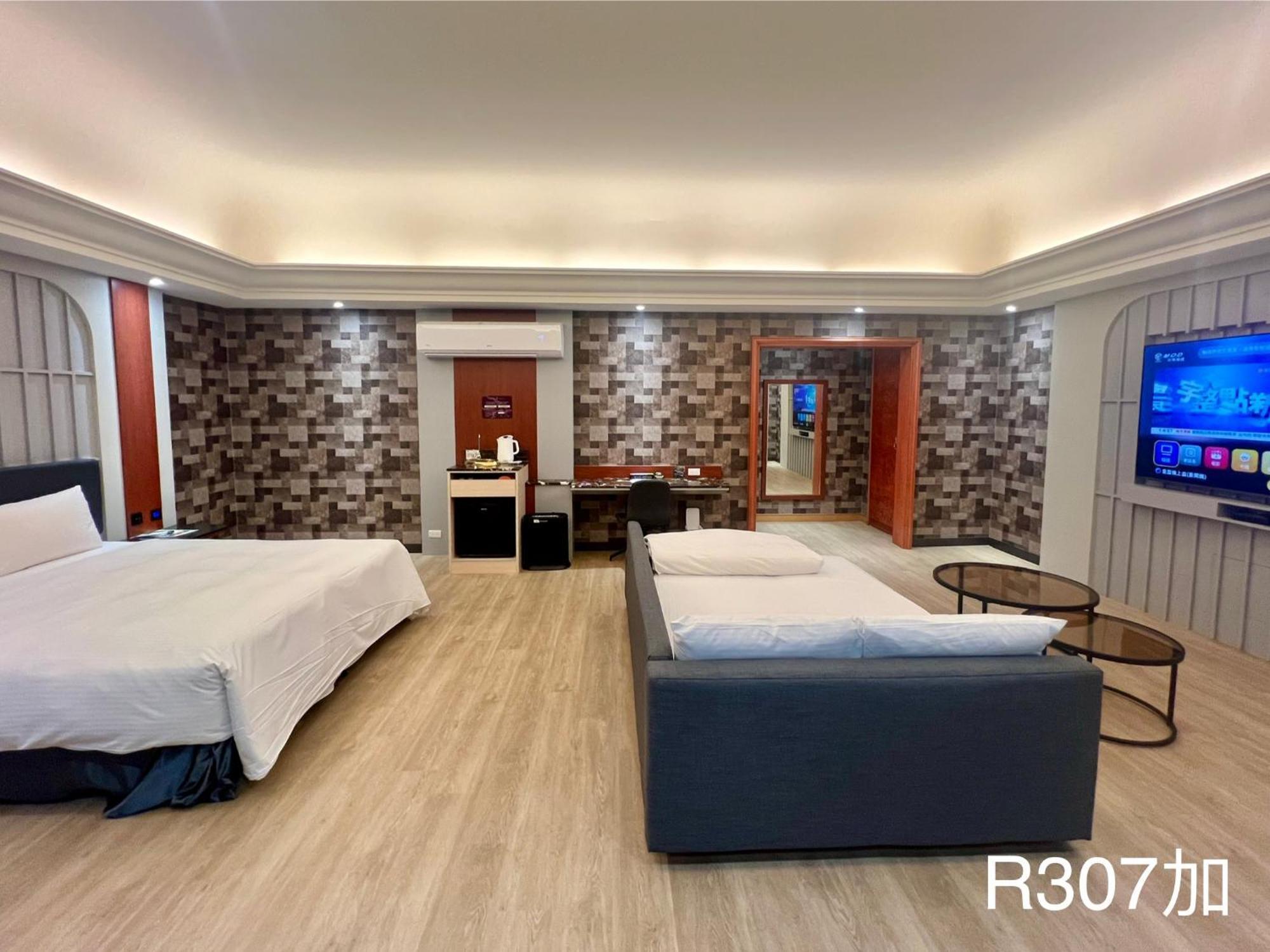 Holiday Motel Тайнань Экстерьер фото